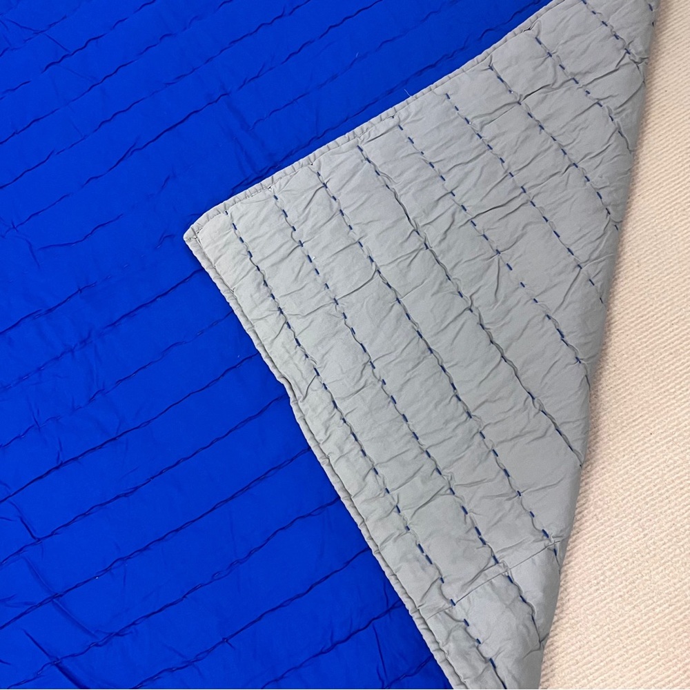 NWOT Pottery Barn Kids Branson Reversible Twin Size Soft Quilt, Royal Blue - Picture 4 of 4